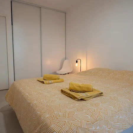 Riboleys - Grand T2 Climatisé à 100m De La Appartement *